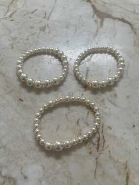 Classic Pearl Stretch Bracelet - White Pearlescent Set of 3